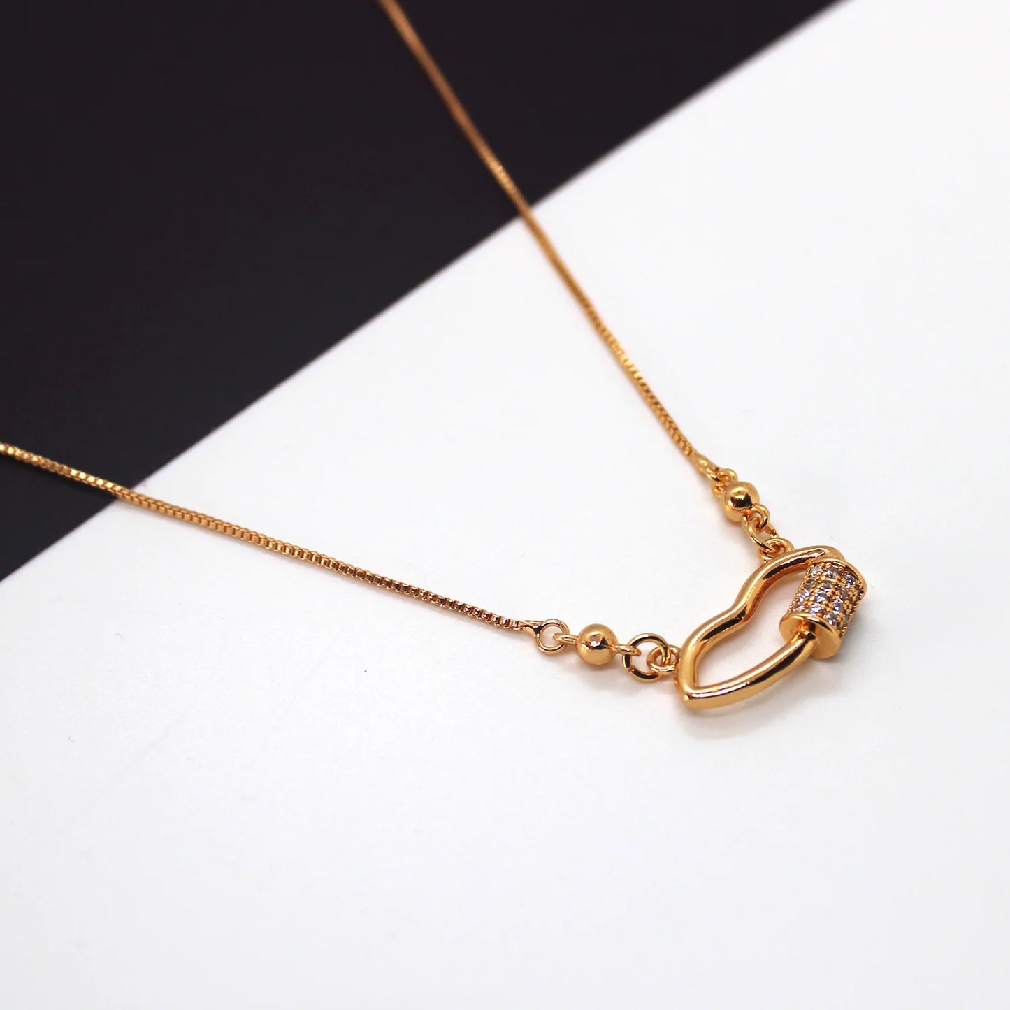 Diamond Lips Premium Necklace | Anti Tarnish Necklace