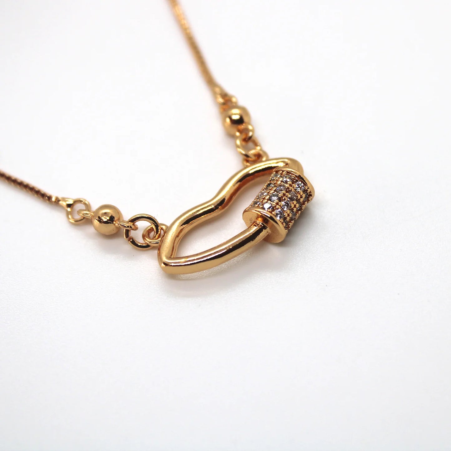 Diamond Lips Premium Necklace | Anti Tarnish Necklace
