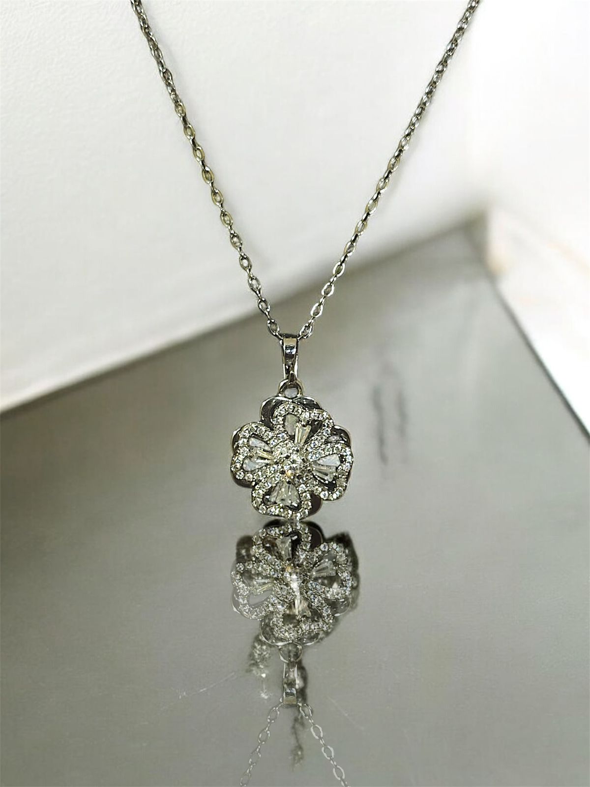Silver Plated Rotating Spinning Pendant Chain For Women Girls