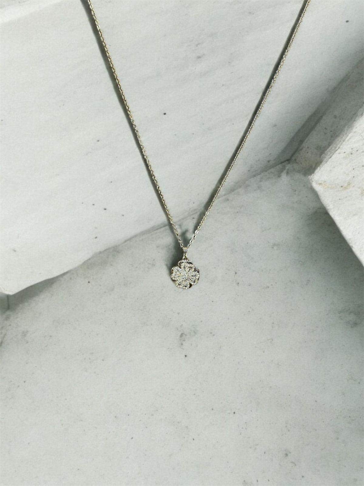 Silver Plated Rotating Spinning Pendant Chain For Women Girls